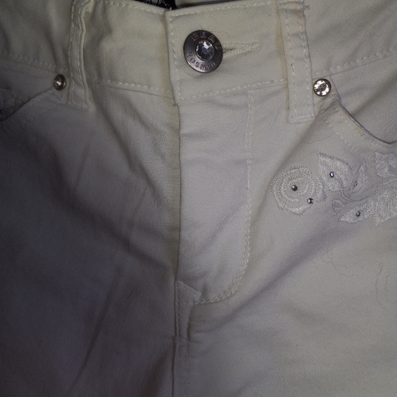 White Capri Pants - Picture 4 of 9